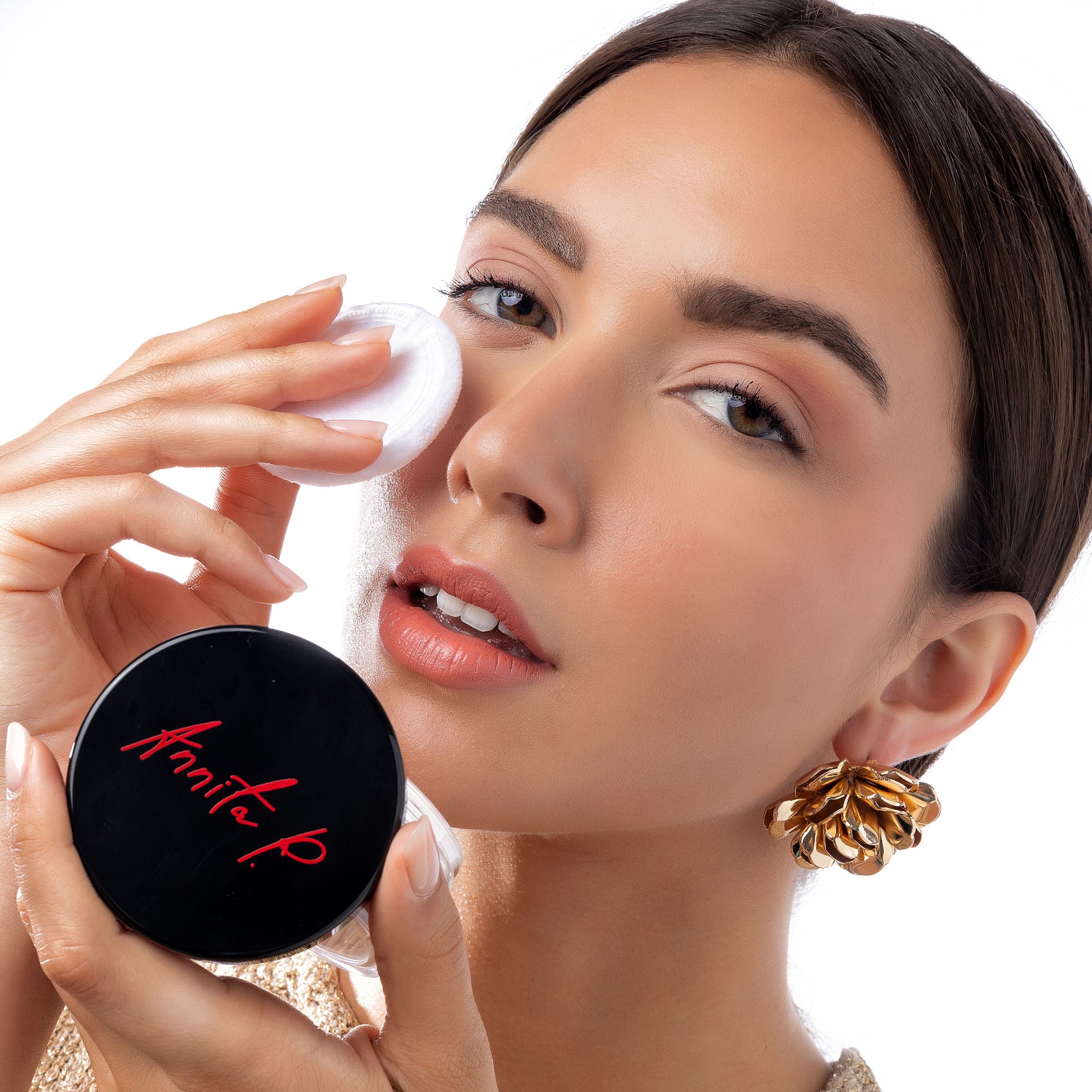 Beat the Heat: Συμβουλές και tricks για να διατηρείς το μακιγιάζ σου φρέσκο και αψεγάδιαστο στον ζεστό καιρό