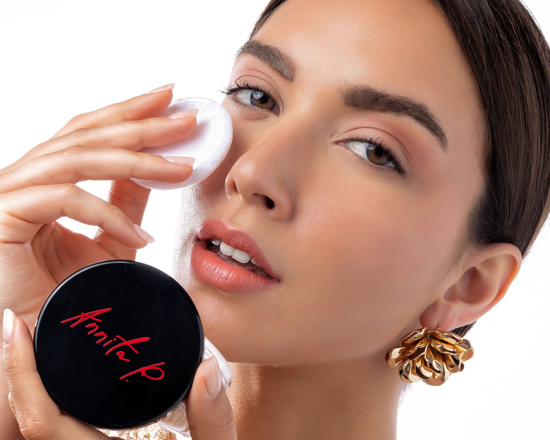 Beat the Heat: Συμβουλές και tricks για να διατηρείς το μακιγιάζ σου φρέσκο και αψεγάδιαστο στον ζεστό καιρό